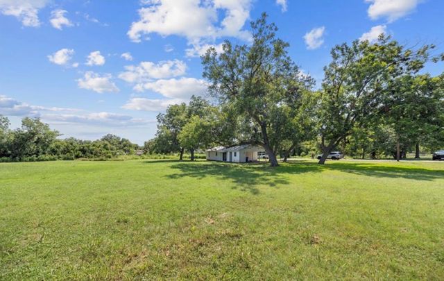 17 Ellis Avenue, Troy, TX 76579