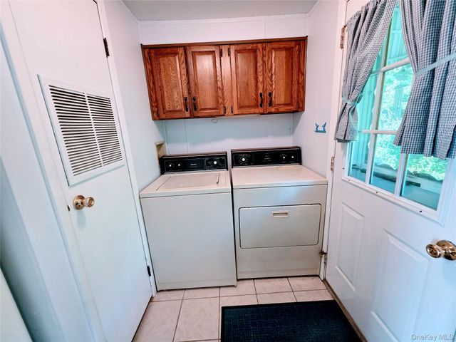 35 Perry Road, Hyde Park, NY 12538