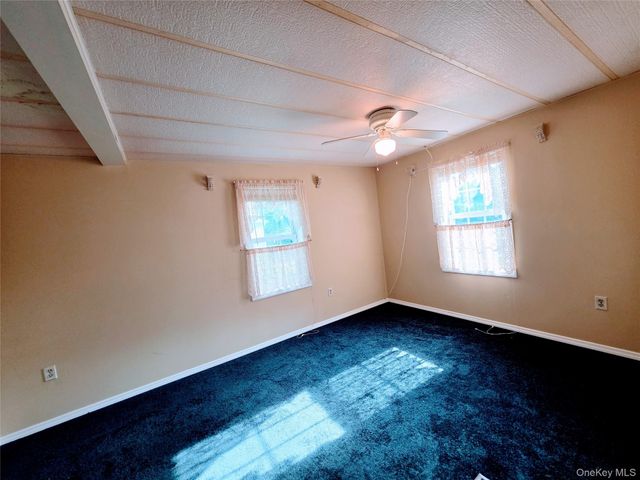 35 Perry Road, Hyde Park, NY 12538