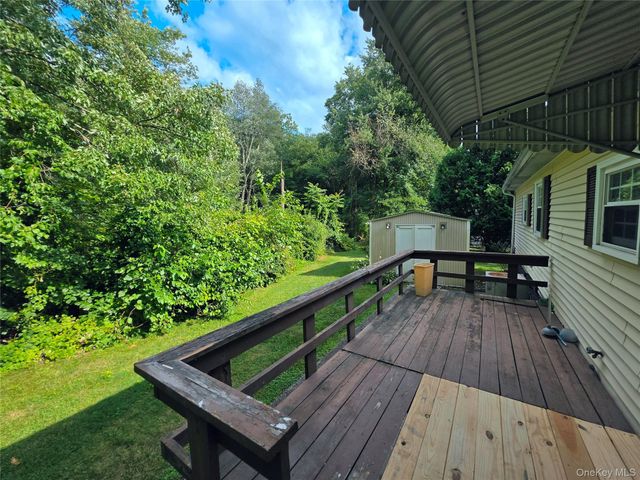 35 Perry Road, Hyde Park, NY 12538