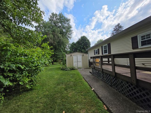 35 Perry Road, Hyde Park, NY 12538