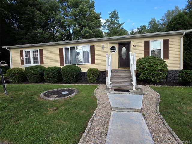 35 Perry Road, Hyde Park, NY 12538