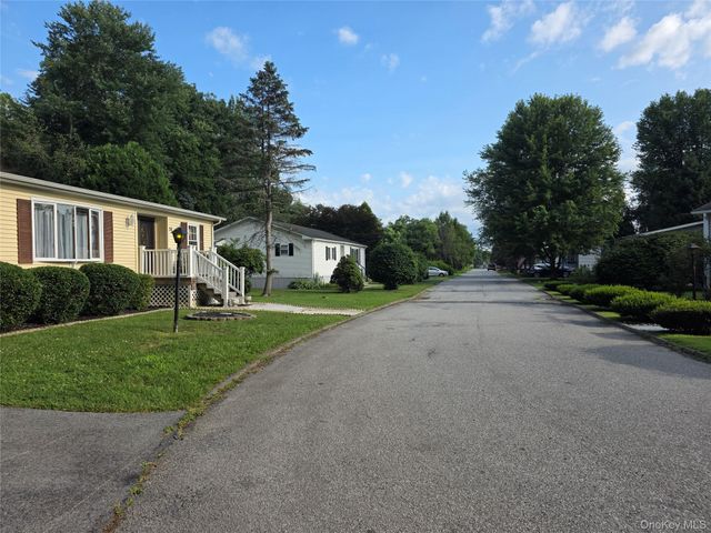 35 Perry Road, Hyde Park, NY 12538
