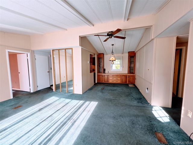 35 Perry Road, Hyde Park, NY 12538