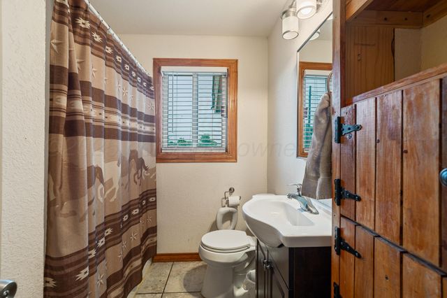 1220 E Darby Avenue, Pampa, TX 79065