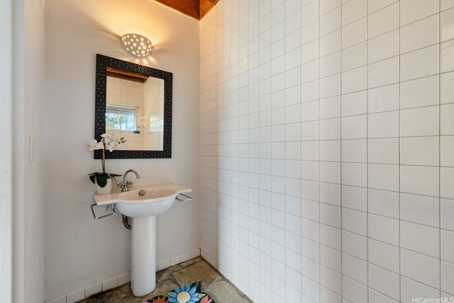 8 Prospect Street, Honolulu, HI 96813