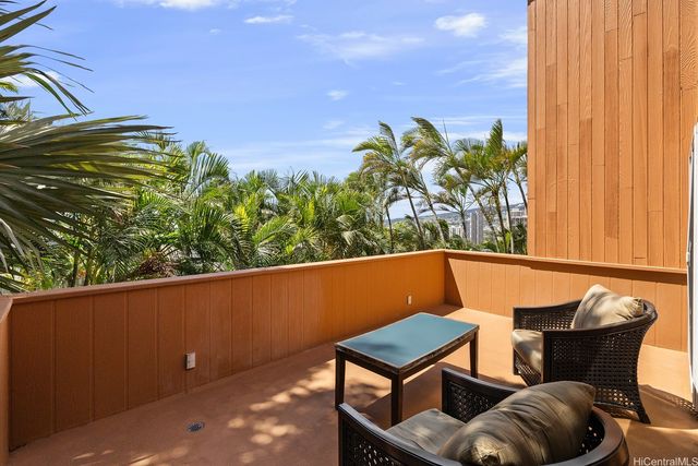 8 Prospect Street, Honolulu, HI 96813