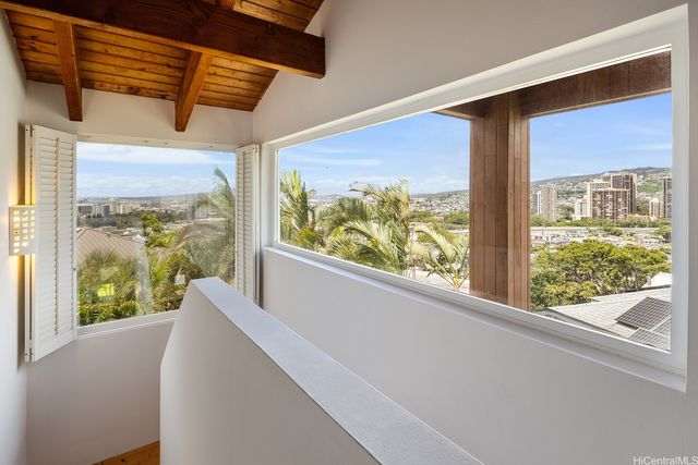 8 Prospect Street, Honolulu, HI 96813