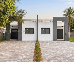 1216-1218 NE 112th St, Miami, FL 33161