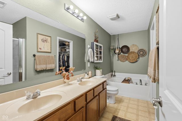 12615 Old Pond Road, Noblesville, IN 46060