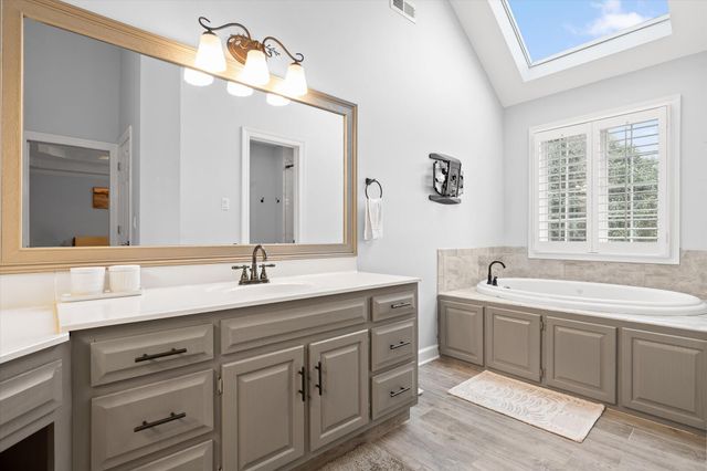 6504 Queensbury Lane, Hixson, TN 37343
