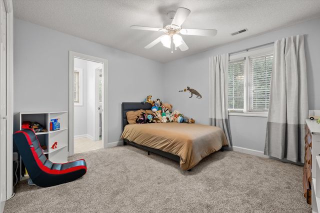 6504 Queensbury Lane, Hixson, TN 37343