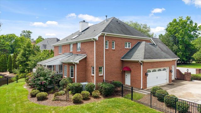 6504 Queensbury Lane, Hixson, TN 37343