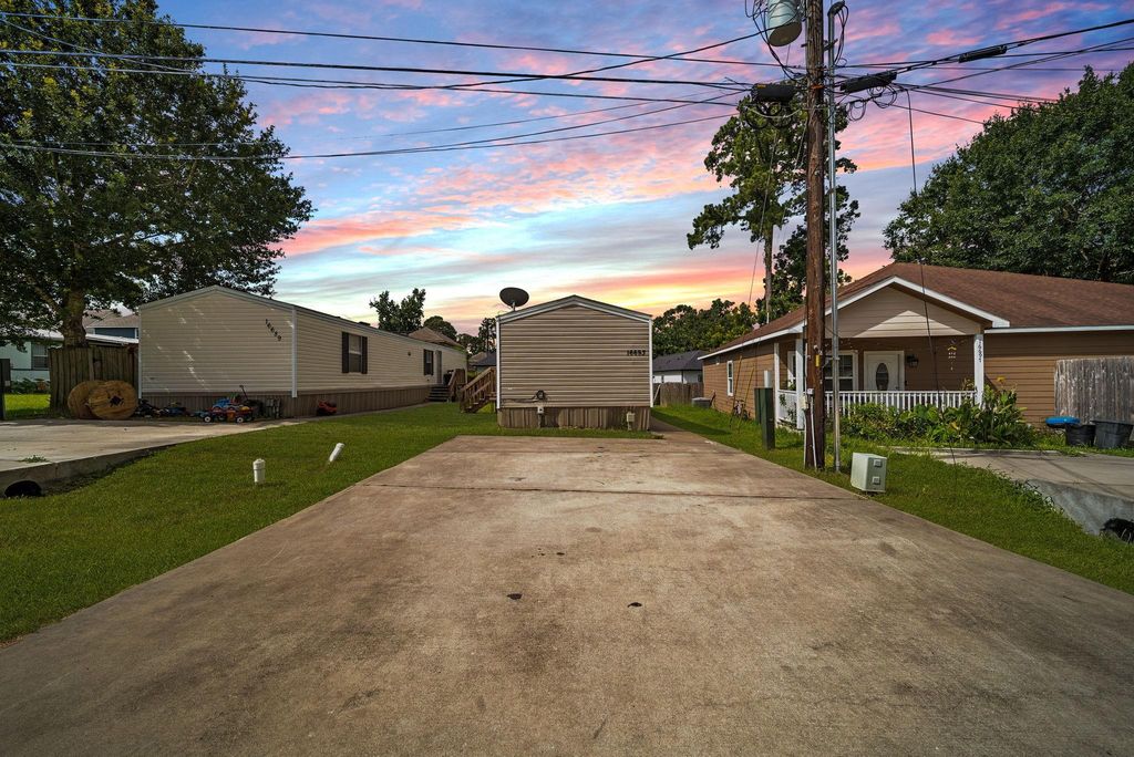 16693 E Forrestal, Montgomery, TX 77316