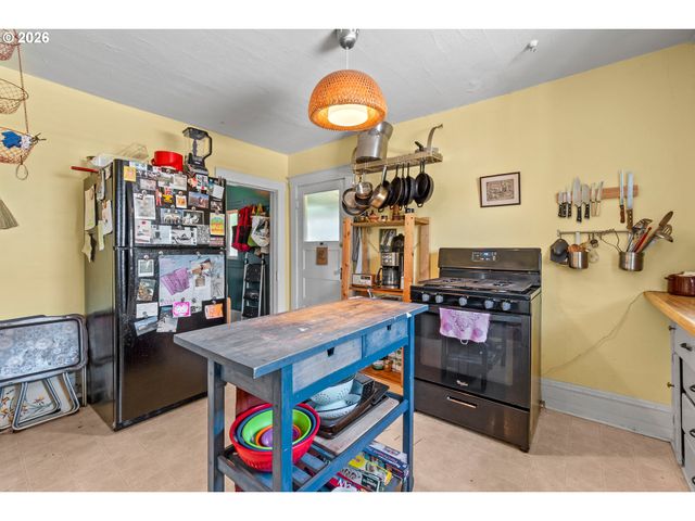 3815 Se 64TH Ave, Portland, OR 97206
