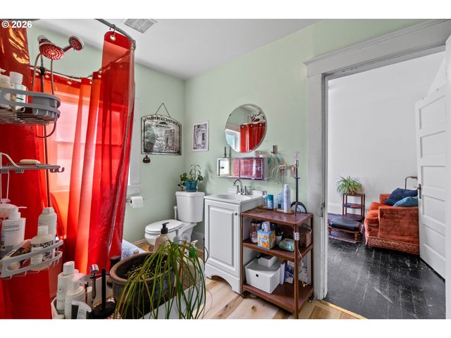 3815 Se 64TH Ave, Portland, OR 97206