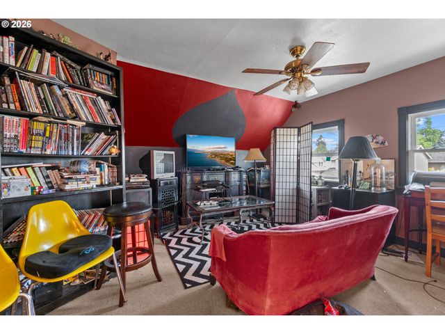 3815 Se 64TH Ave, Portland, OR 97206