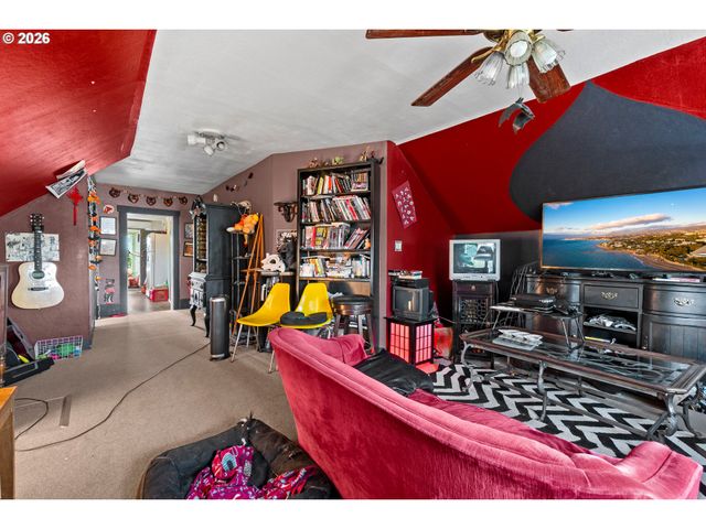 3815 Se 64TH Ave, Portland, OR 97206