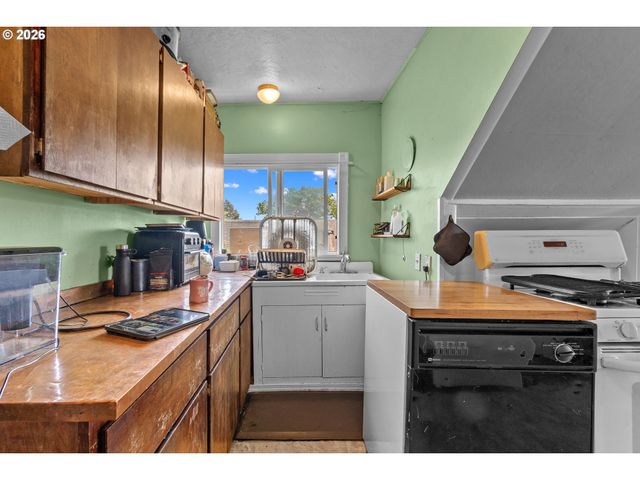 3815 Se 64TH Ave, Portland, OR 97206
