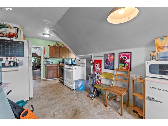 3815 Se 64TH Ave, Portland, OR 97206