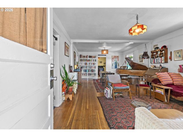 3815 Se 64TH Ave, Portland, OR 97206