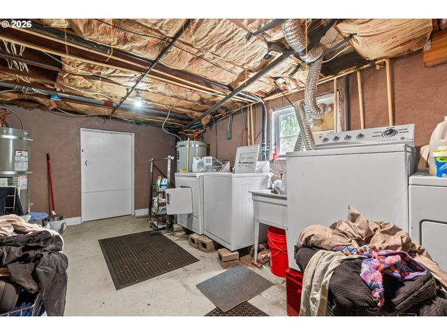 3815 Se 64TH Ave, Portland, OR 97206
