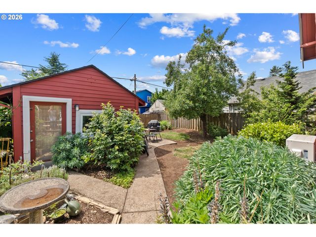 3815 Se 64TH Ave, Portland, OR 97206