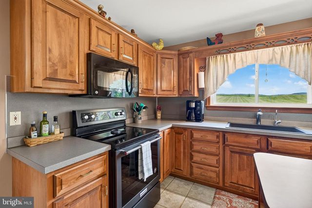 534 BERTOLET MILL RD, Oley, PA 19547