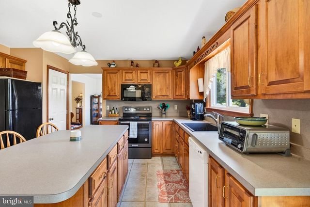 534 BERTOLET MILL RD, Oley, PA 19547