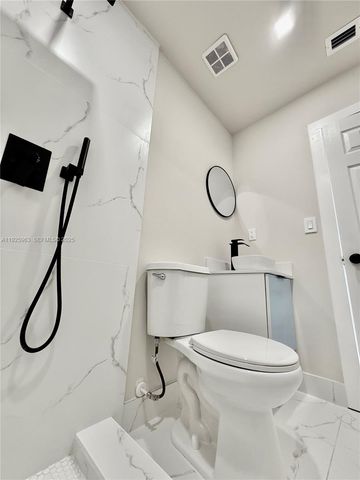 7951 NW 30th St, Davie, FL 33024