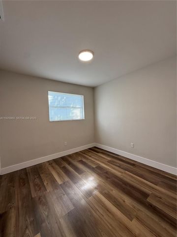 7951 NW 30th St, Davie, FL 33024