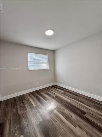 7951 NW 30th St, Davie, FL 33024