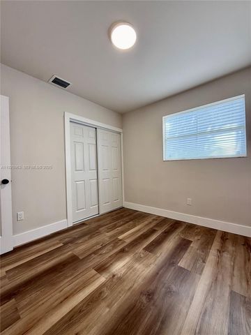 7951 NW 30th St, Davie, FL 33024