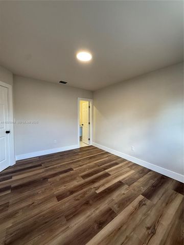 7951 NW 30th St, Davie, FL 33024