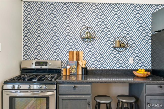 6511 Southwest Avenue, St Louis, MO 63139