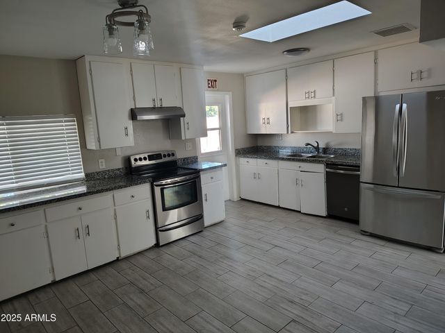 3828 W krall Street, Phoenix, AZ 85019