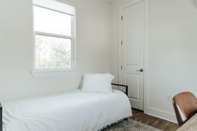 1128 Walton LN 2, Austin, TX 78721