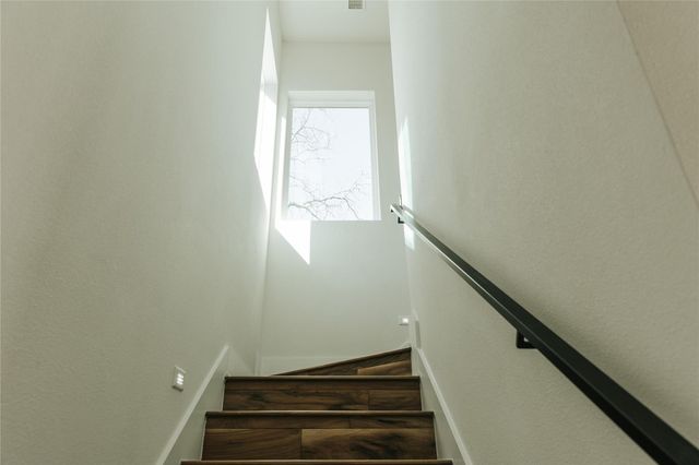 1128 Walton LN 2, Austin, TX 78721