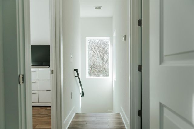 1128 Walton LN 2, Austin, TX 78721