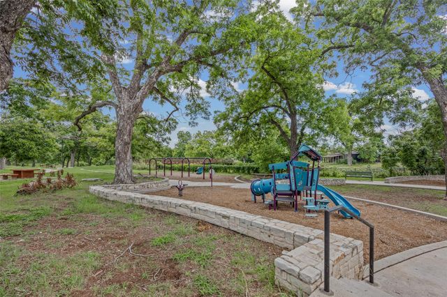 1128 Walton LN 2, Austin, TX 78721
