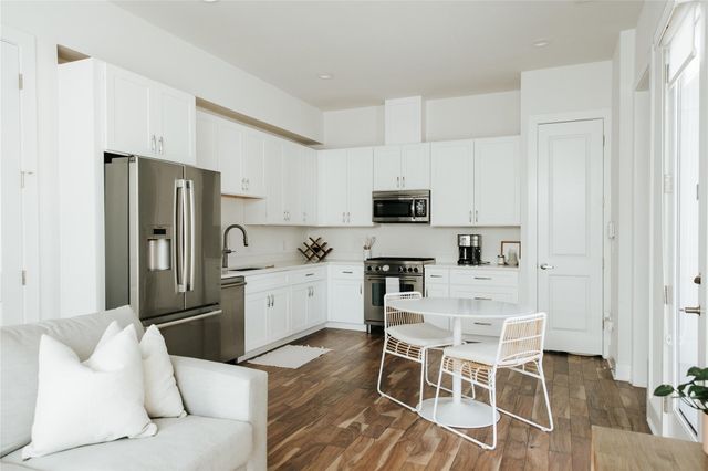 1128 Walton LN 2, Austin, TX 78721