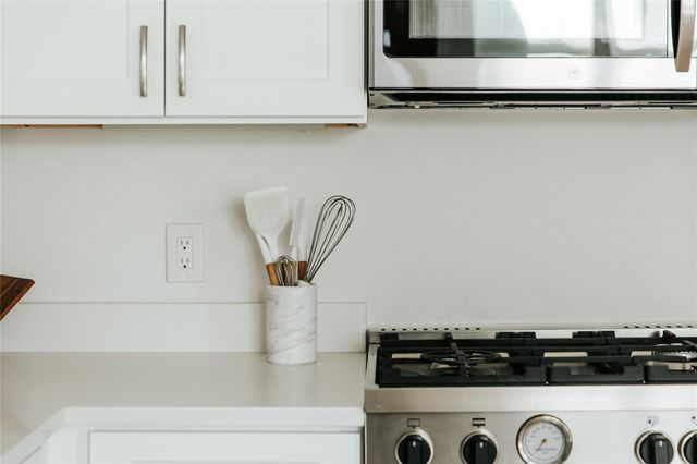 1128 Walton LN 2, Austin, TX 78721