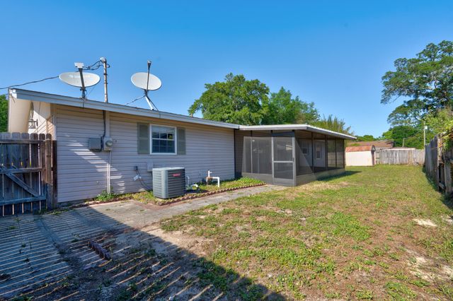 406 NW Holmes Boulevard, Fort Walton Beach, FL 32548