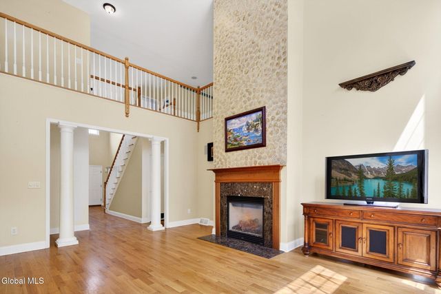 56 Jean Place, Guilderland, NY 12303
