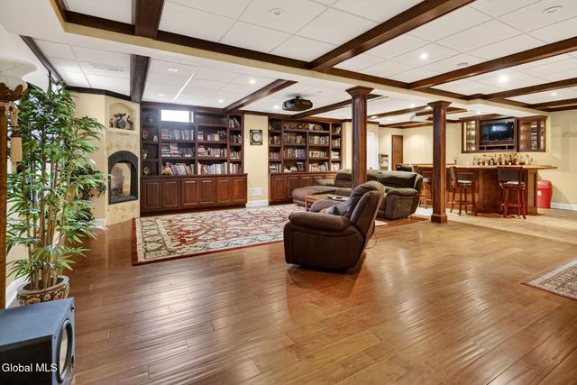 56 Jean Place, Guilderland, NY 12303