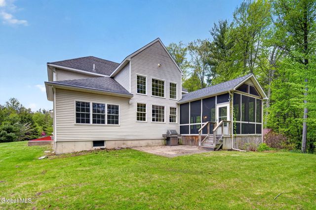 56 Jean Place, Guilderland, NY 12303