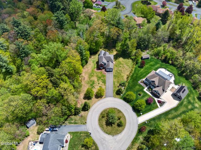 56 Jean Place, Guilderland, NY 12303