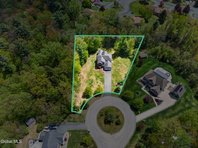 56 Jean Place, Guilderland, NY 12303
