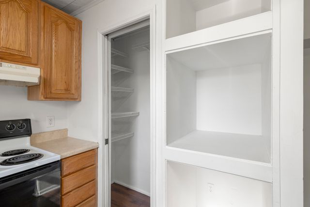 1632 W Berkeley Street, Springfield, MO 65807