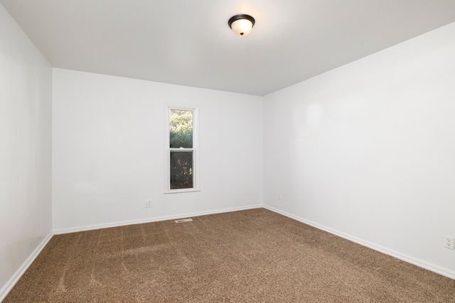 1632 W Berkeley Street, Springfield, MO 65807